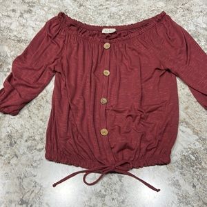 Cute off the Shoulder shirt